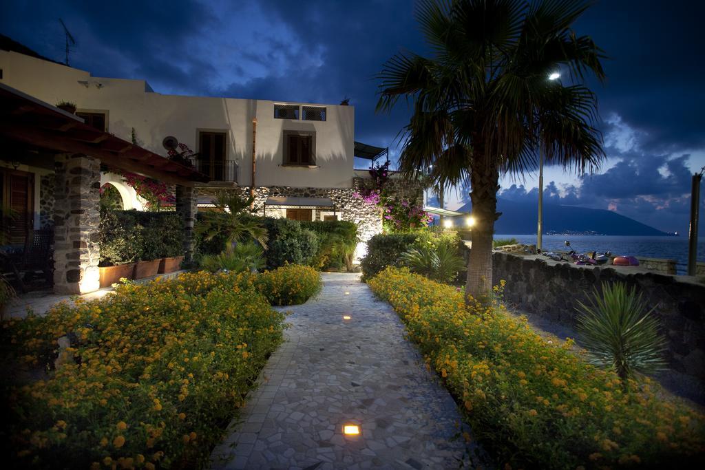 Hotel Residence Acquacalda Lipari  Extérieur photo