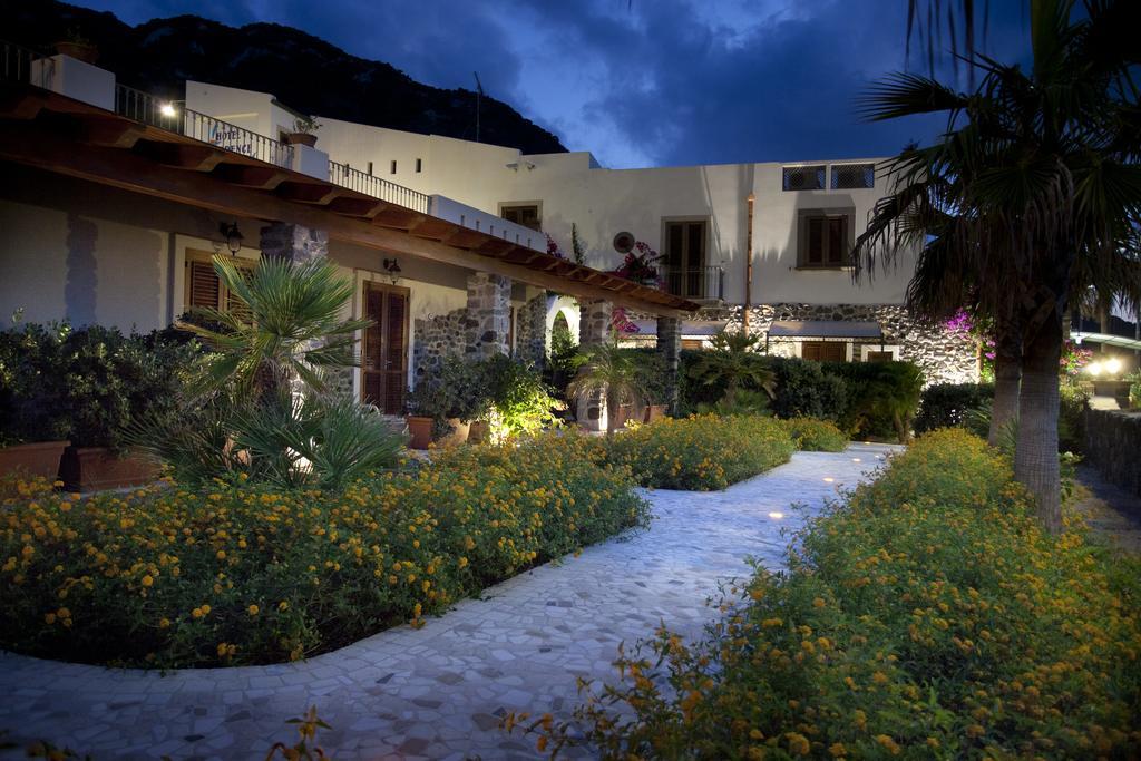 Hotel Residence Acquacalda Lipari  Extérieur photo