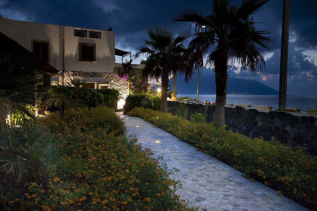 Hotel Residence Acquacalda Lipari  Extérieur photo