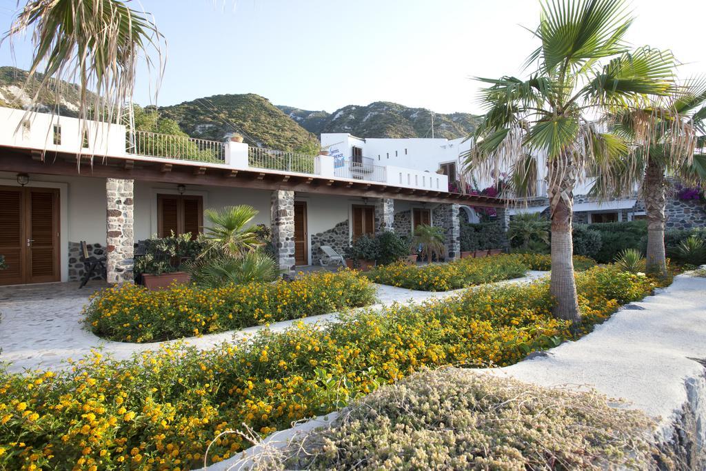 Hotel Residence Acquacalda Lipari  Extérieur photo